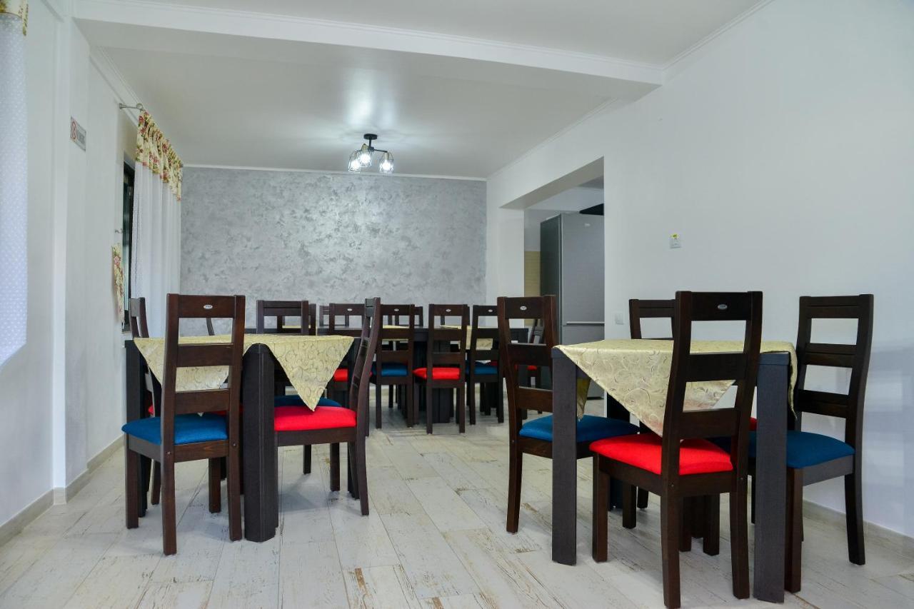 Вилла Casa Avram Рымнику-Вылча Экстерьер фото